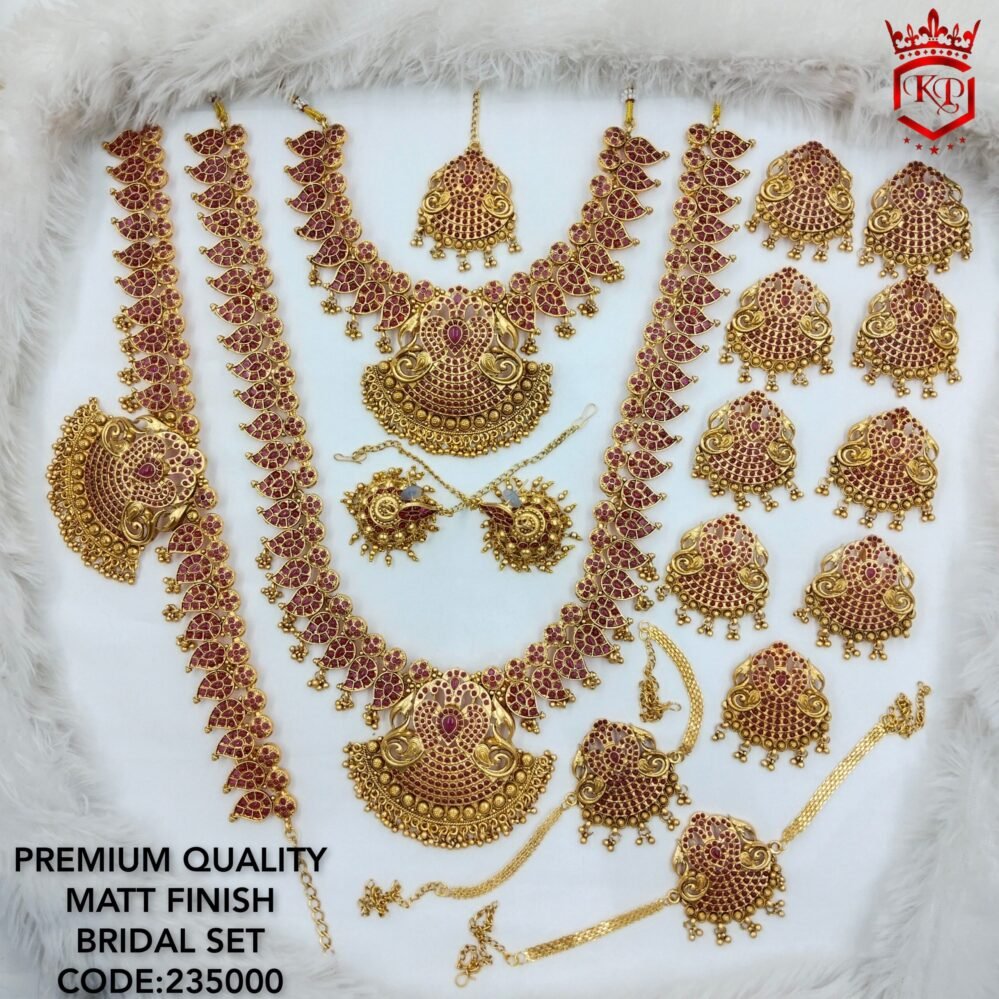 Maroon color Stones Matte Finish bridal Jewelry set