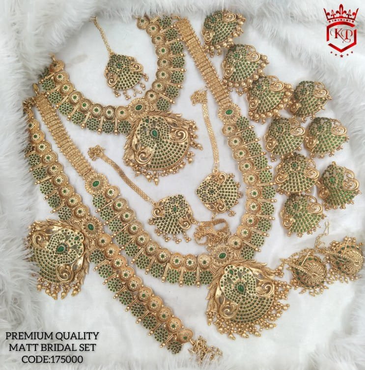 Green Stone Matte Finish Bridal Jewelry Set